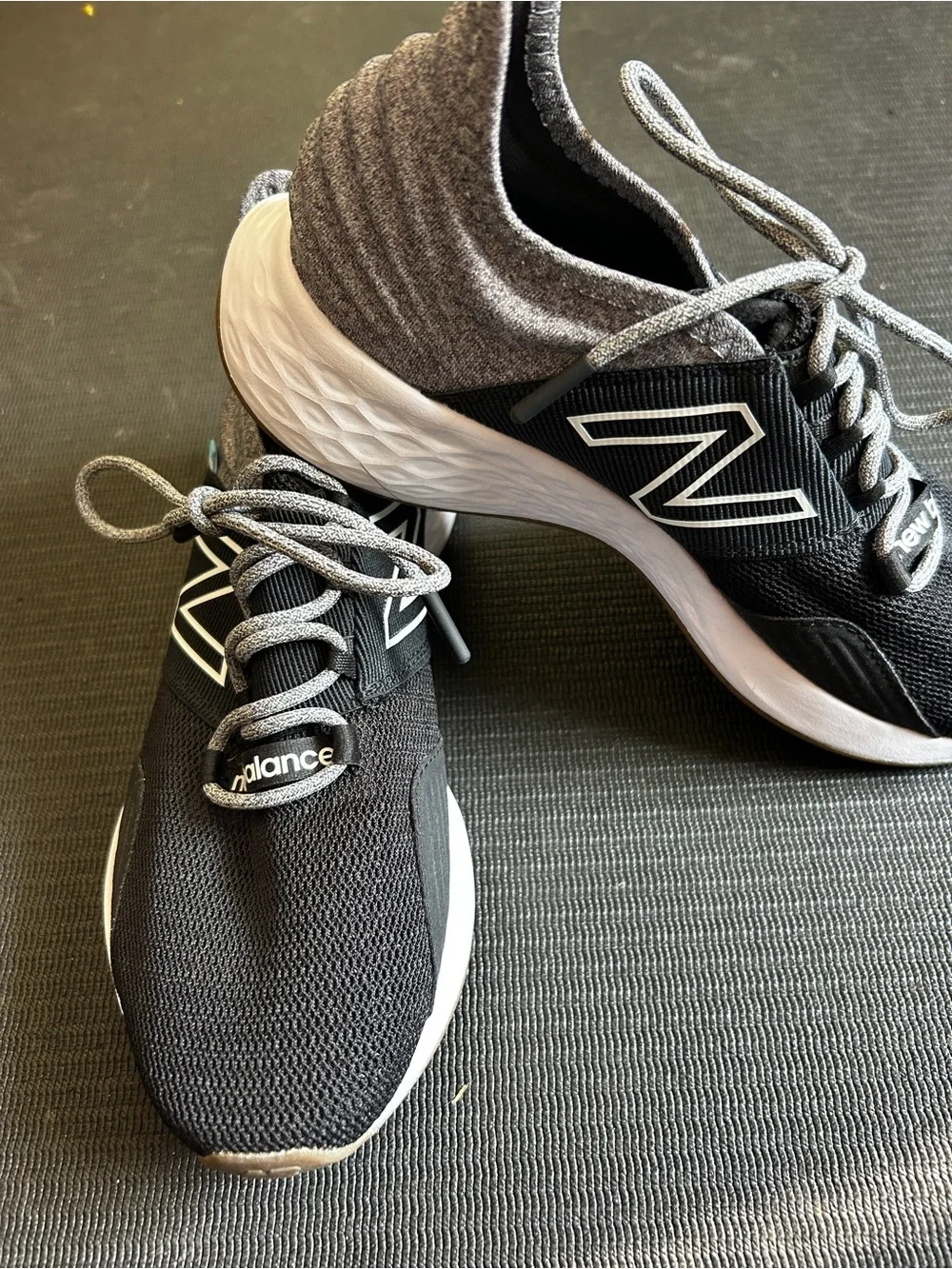 New Balance Fresh Foam Roav Women’s size  8 Black Gray Running Shoes